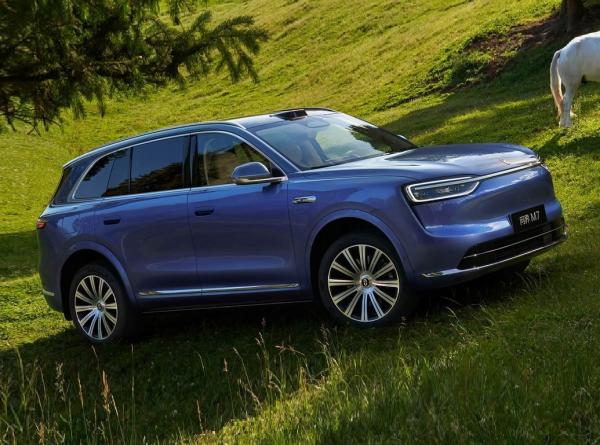 Seres Aito M7.  Aito