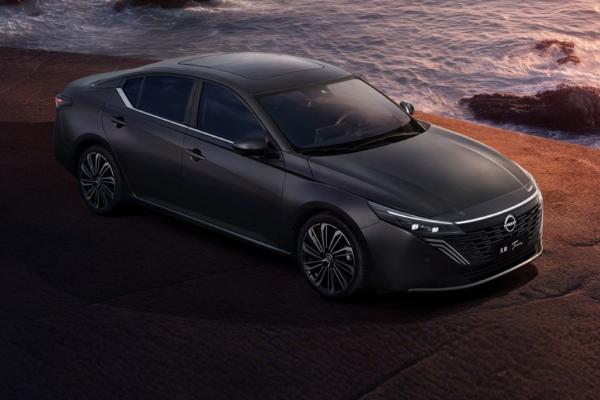 Nissan    Teana  - 2