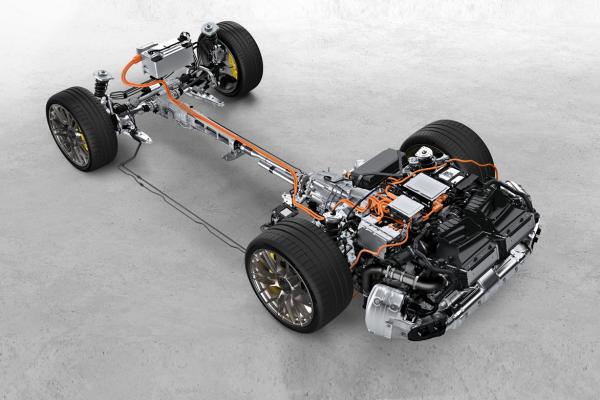 Porsche 911 Turbo S стали гибридными - 2