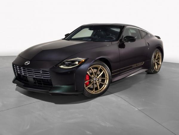  Nissan Z Heritage Edition.   Nissan 