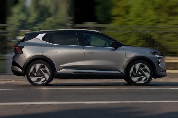 Mitsubishi    Eclipse Cross  - 2