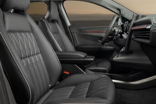 Mitsubishi    Eclipse Cross  - 3