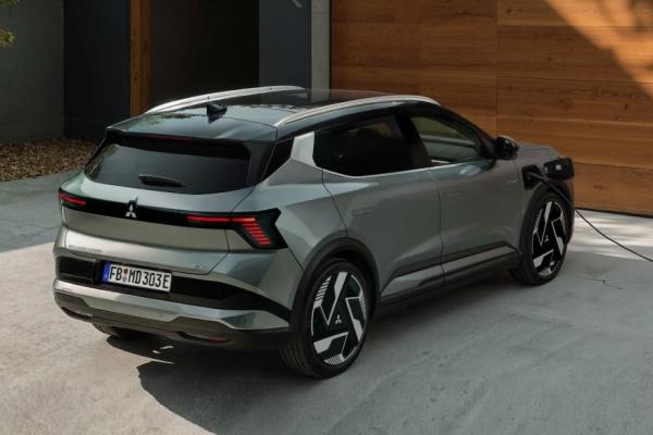 Mitsubishi    Eclipse Cross  - 4