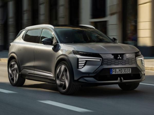 Mitsubishi Eclipse Cross.  Mitsubishi 