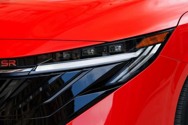 Nissan    Sentra - 1