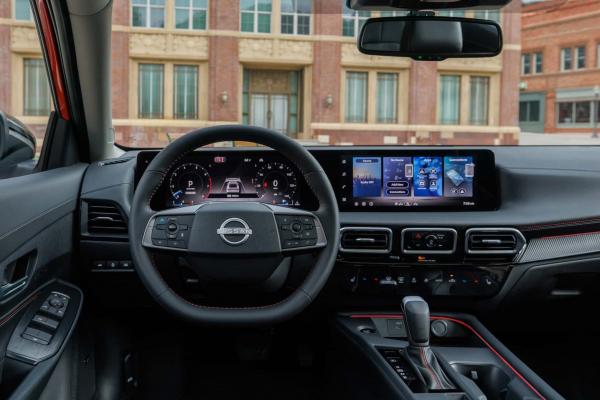 Nissan    Sentra - 2