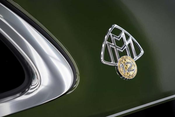 Mercedes-Maybach    - 1