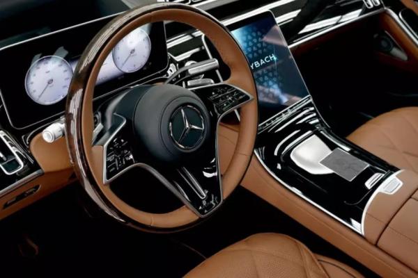 Mercedes-Maybach    - 2