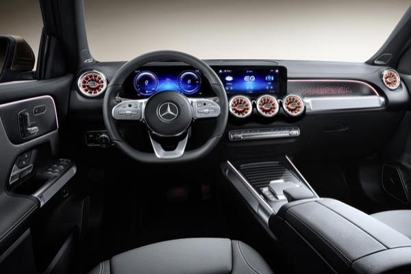 Mercedes прощается с кроссовером EQB - 1