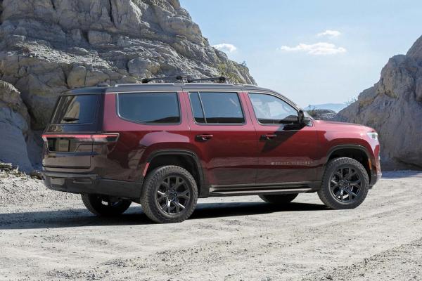 Jeep Grand Wagoneer обновился за двоих - 1