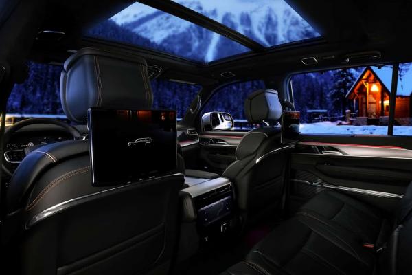 Jeep Grand Wagoneer обновился за двоих - 2