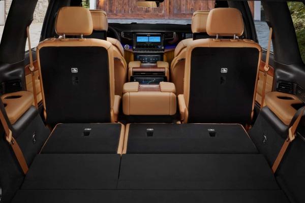 Jeep Grand Wagoneer обновился за двоих - 4