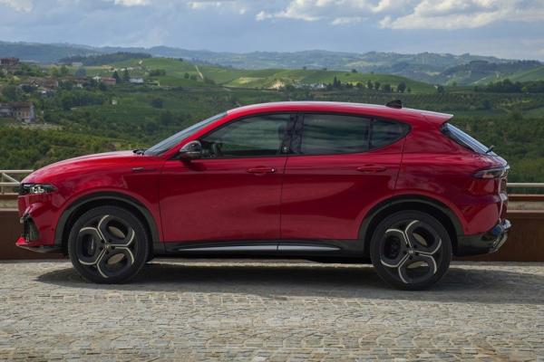 Alfa Romeo спасает Tonale рестайлингом - 1