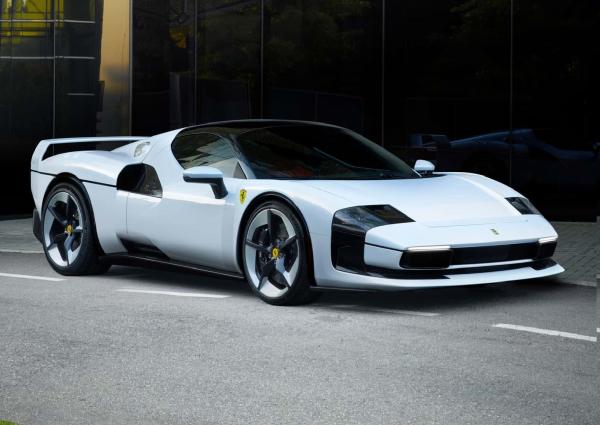 Ferrari SC40.  Ferrari  