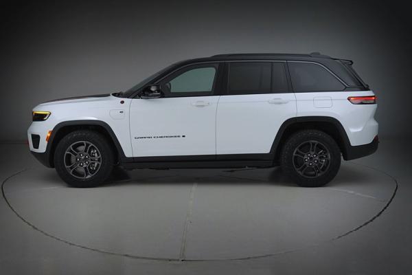 Jeep Grand Cherokee:     - 1