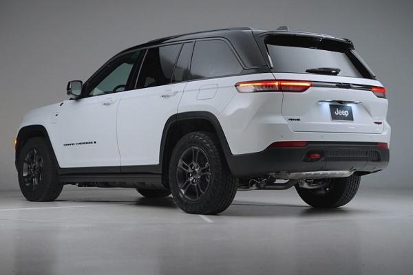 Jeep Grand Cherokee:     - 4
