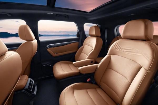 Geely   Okavango - 2