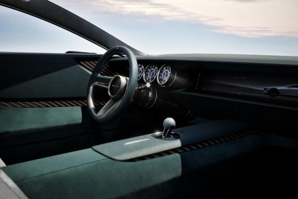 Mazda выкатила купе-седан с ротором - 1