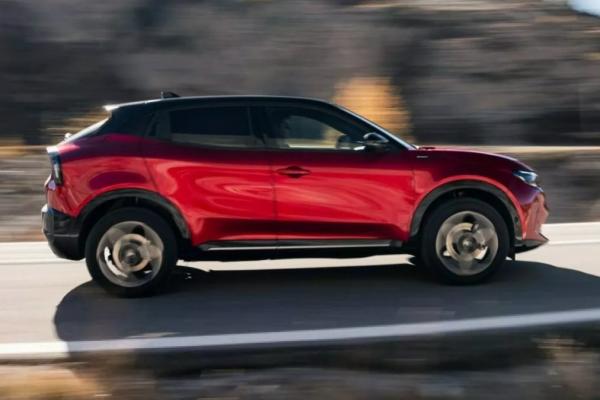 Alfa Romeo выпустила Junior "на спорте" - 1