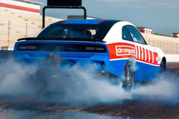 Dodge Charger вернул себе V8 - 3