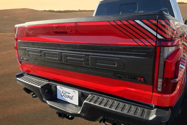 Ford "прокачал" самый мощный F-150 - 2