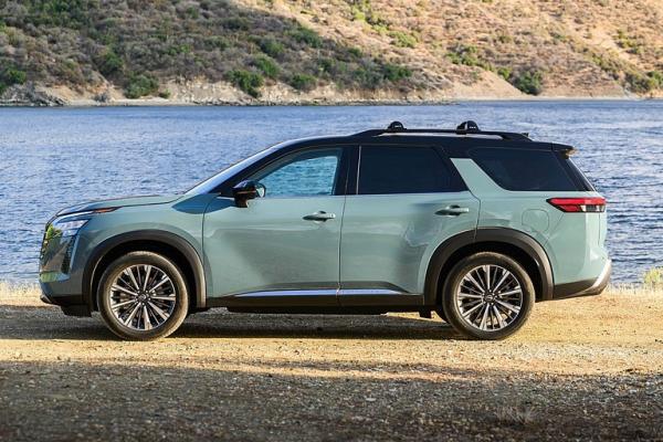 Nissan  Pathfinder   - 3