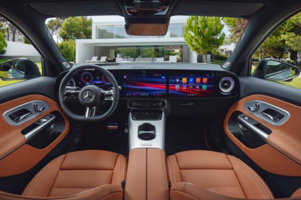 Новый Mercedes GLB рассекретили изнутри - 1