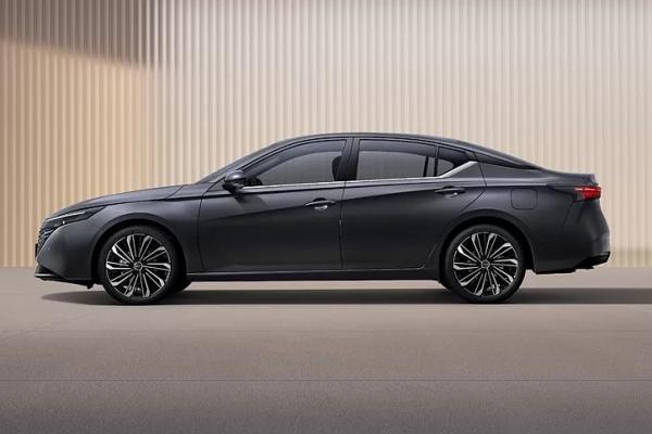 Nissan     Teana - 1