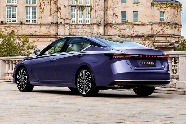 Nissan     Teana - 3