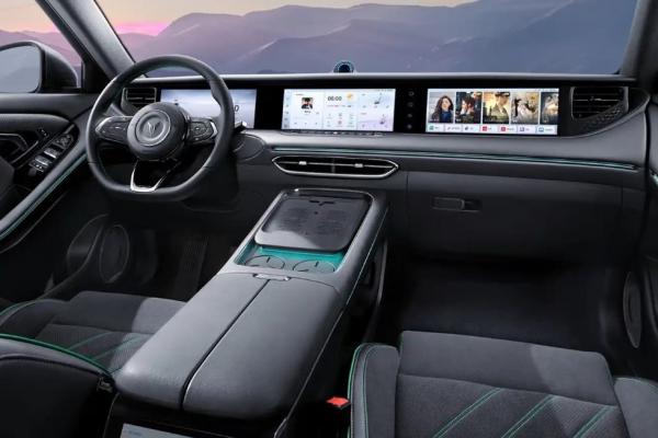 Voyah довез до России еще один Free - 1