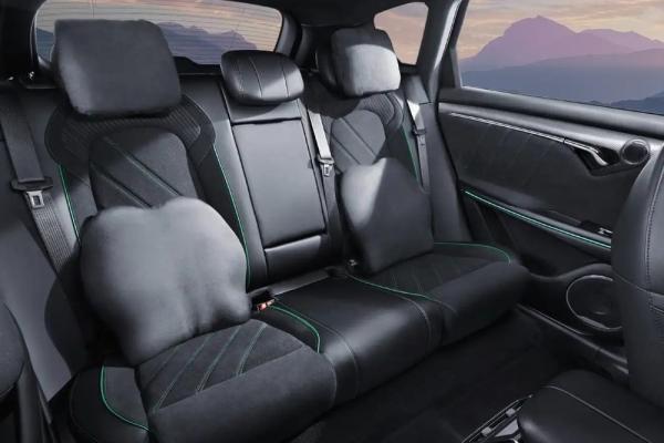 Voyah довез до России еще один Free - 2