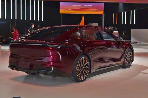 FAW выкатила флагманский Bestune Joyee 08 - 1