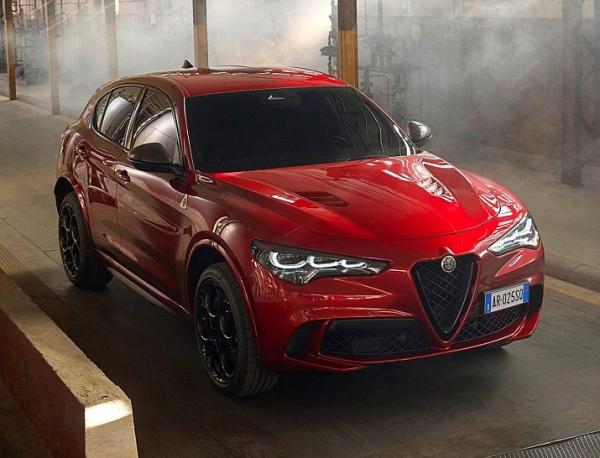 Alfa RomeoStelvio Quadrifoglio Collezione.  Alfa Romeo