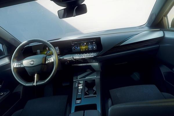 Opel раскрыл внешность обновленных Astra - 1