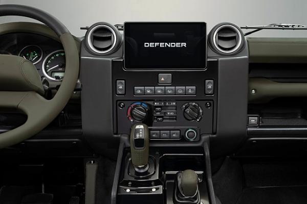 Первый Land Rover Defender еще жив. И даже обновляется - 1
