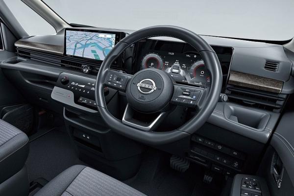 Богатые Nissan Serena прошли рестайлинг - 2