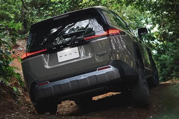 ����� Toyota RAV4 ������� � ������� - 1