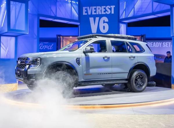 Ford Everest Tremor. ���� Ford 