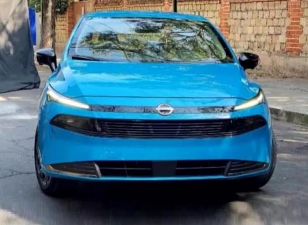 Nissan Versa. ���� Nissan 