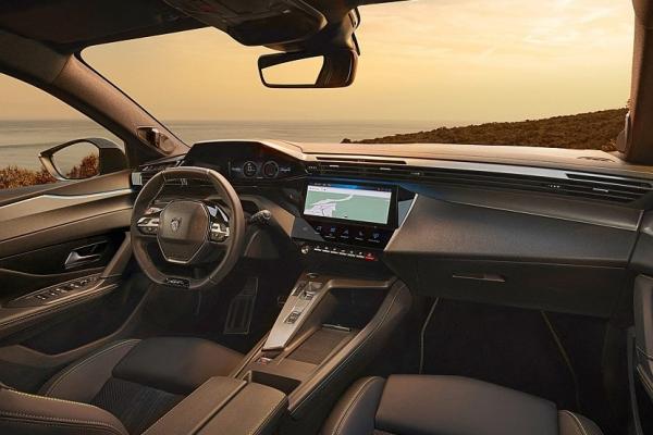 Peugeot показал рестайлинговый 408 - 3