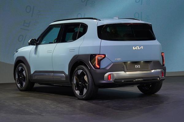 Kia выкатила самый дешевый кроссовер без ДВС - 3