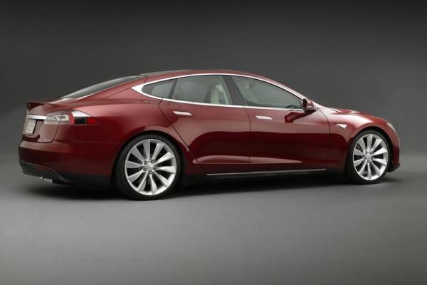 Дороже, чем машина: цена замены батареи Tesla - 1