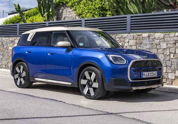 MINI Countryman E. Фото MINI