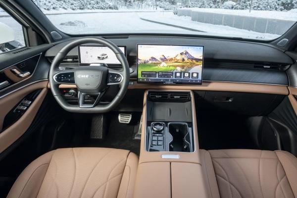 Tenet выкатил очередной кроссовер для России - 1