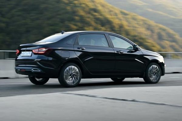 Lada Aura успела обновиться - 3