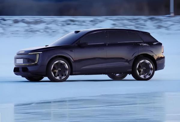 AUDI E7X. ���� AUDI