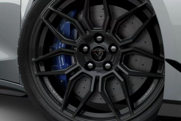 Chevrolet выкатила редкий и очень мощный Corvette - 1