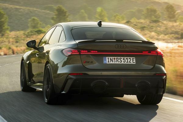 Audi ������������ ���������� RS5  - 2