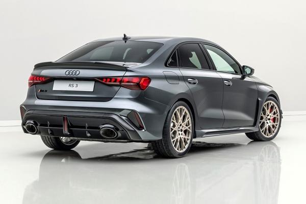 Audi ��������� ������ � ����� ������� RS 3 - 4
