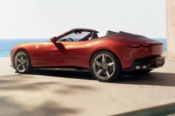 Ferrari снесла крышу купе Amalfi - 1